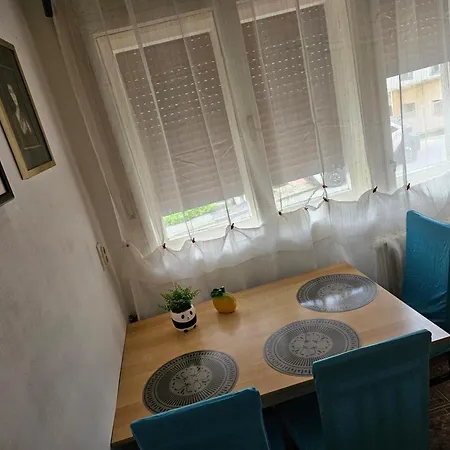 Kid 2 Apartment